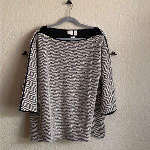 Chico’s: NWT White&Black Diamond Jacquard 3/4” Top